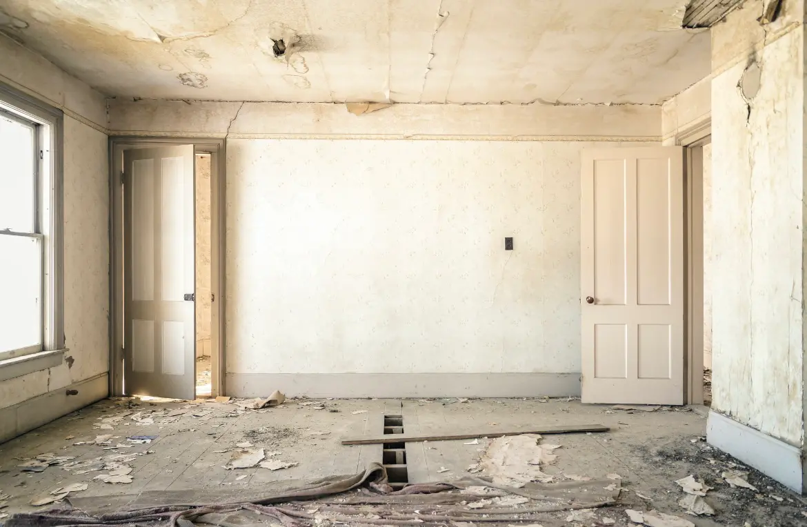 Waste disposal crew managing a cleanout project in Bow